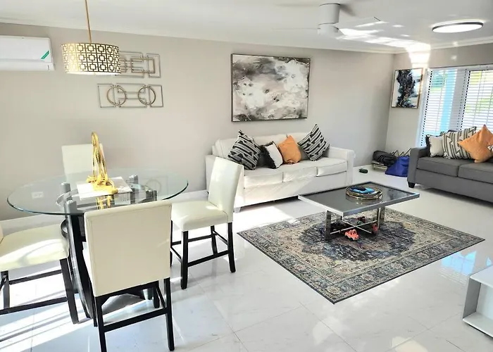 Modern Luxury 2-Bedroom 2.5-Bathroom Townhouse