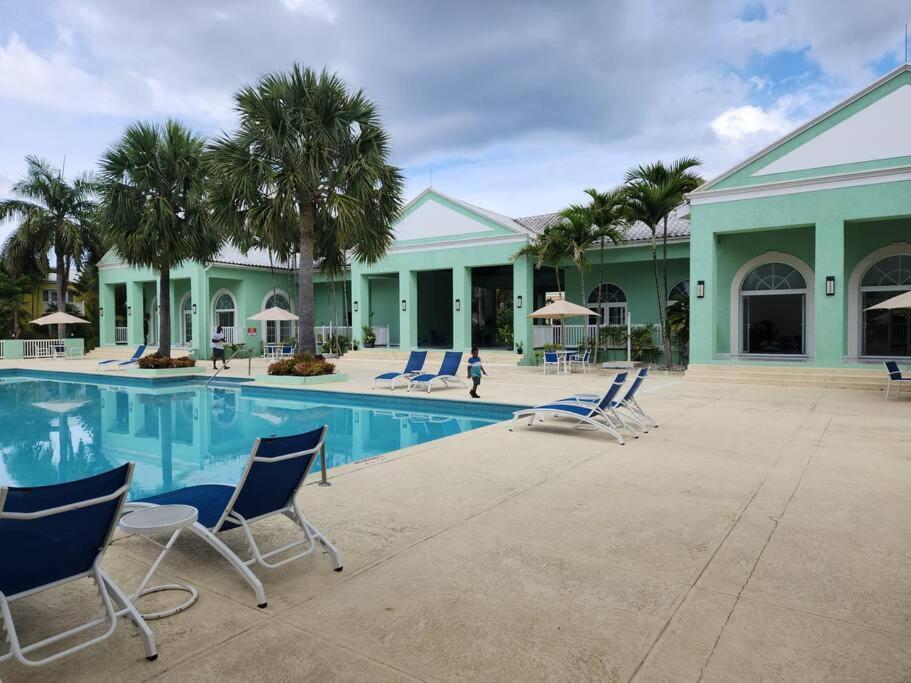 Modern Luxury 2-bedroom 2.5-bathroom Townhouse Holiday home *