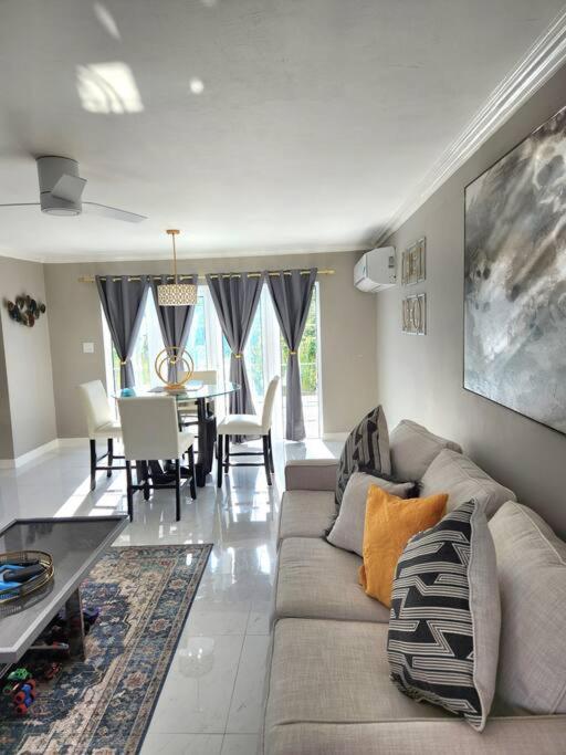 Holiday home Modern Luxury 2-bedroom 2.5-bathroom Townhouse Negril